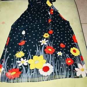 2/30 Beautiful Floral Top with Side Neck Tie